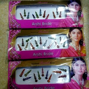 Arshi bride tilak fancy bindi color multy hn